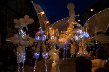 Matmazel Paillette uluslararası tiyatro festivalinde Beyaz Dünya gösterisini sergiledi.