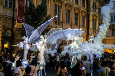 Matmazel Paillette uluslararası tiyatro festivalinde Beyaz Dünya gösterisini sergiledi.