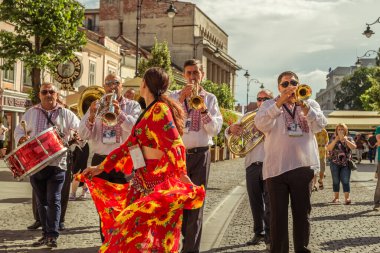 Cozmeti 'den pirinç bandosu uluslararası tiyatro festivalinde