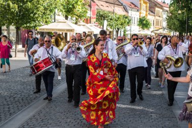 Cozmeti 'den pirinç bandosu uluslararası tiyatro festivalinde