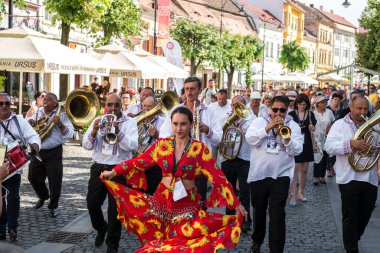 Cozmeti 'den pirinç bandosu uluslararası tiyatro festivalinde