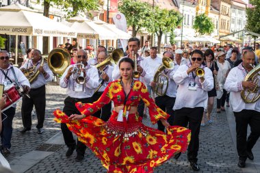 Cozmeti 'den pirinç bandosu uluslararası tiyatro festivalinde