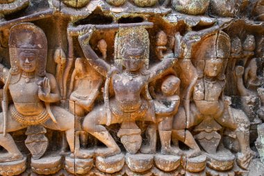 Dvarapalas 'ın kabartma oymaları, insan ya da şeytani tapınak guarı.