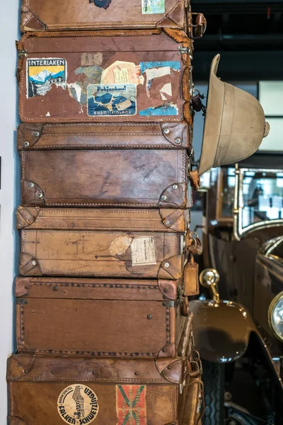Hat Stack Vintage Leather Suitcases Automobile Fashion Museum Malaga Spain — Stock Photo, Image