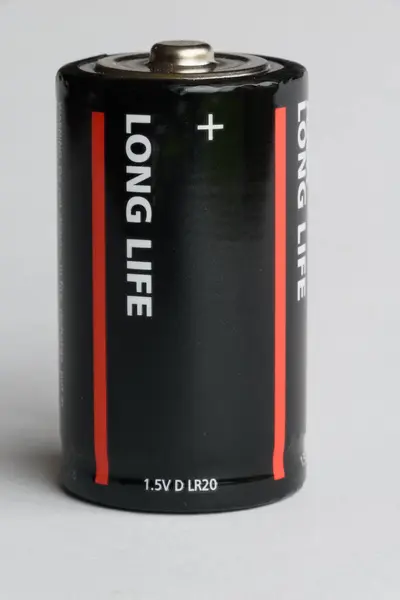 Storlek Batteri Den Vita Bakgrunden — Stockfoto