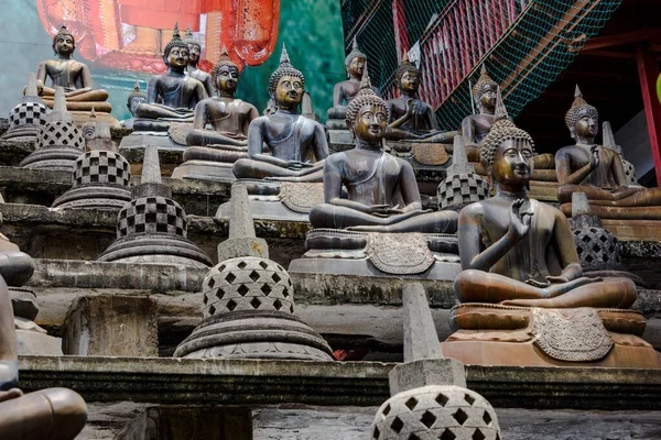 Reihen Von Bhudda Statuen Gangaramaya Tempel — Stockfoto
