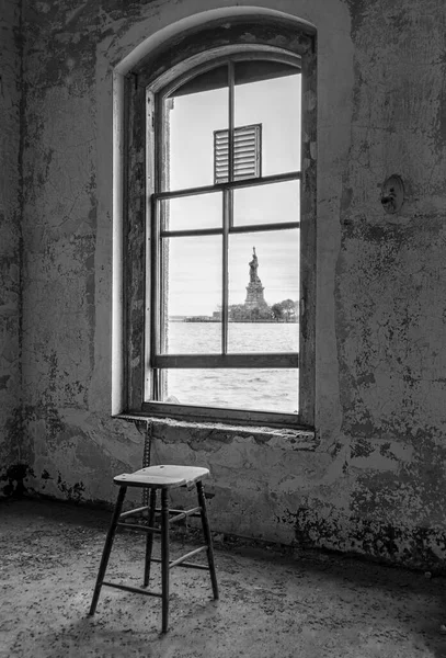 Statue Liberty Window Ellis Island Hospital — Foto de Stock