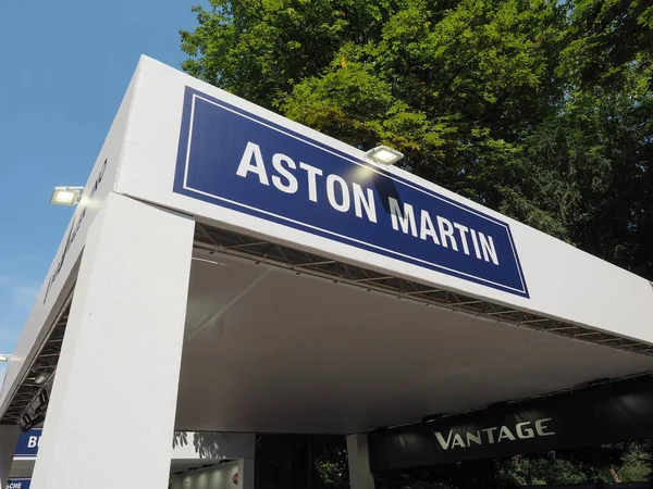 Aston Martin Stojí Mezinárodní Výstavě Automobilů — Stock fotografie