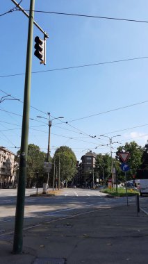 Torino şehrinin yaz günlerindeki manzaralı görüntüleri.