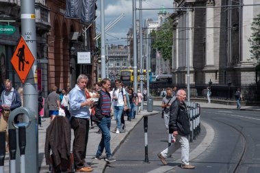 Dublin 'in işlek caddelerinin manzaralı görüntüleri