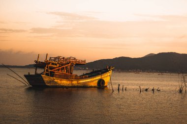 Arka plan için güzel dramatik gün batımı manzarası