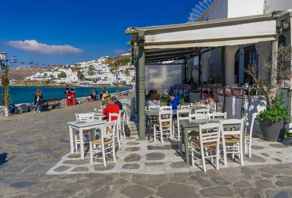 Mykonos Grecia Mulțime Restaurant Fast Food Stil Tavernă — Fotografie, imagine de stoc