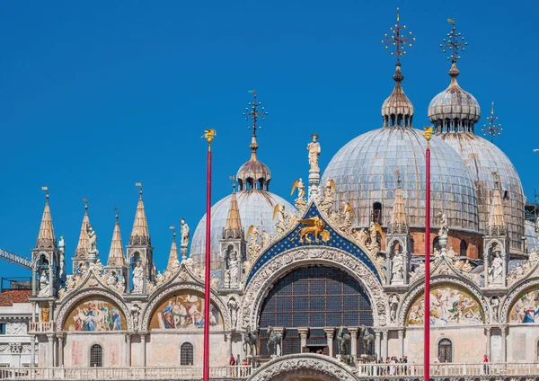 Anioły Złoty Lew Szczycie Bazyliki Marka Wenecja Włochy — Zdjęcie stockowe