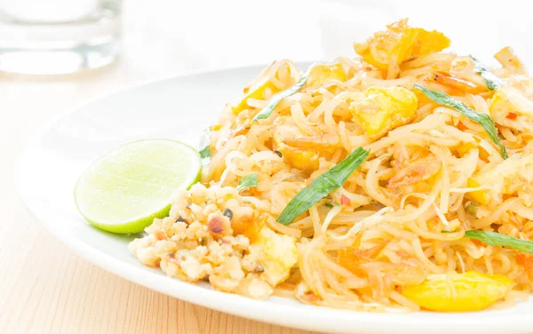 Tappetino Thai Thai Noodle Fritto Tavolo Legno Vista Destra — Foto Stock