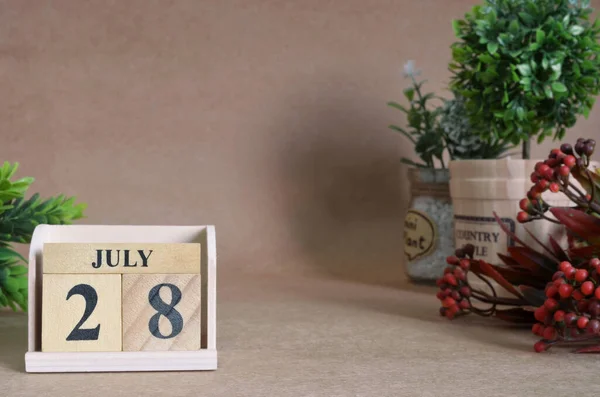 Деревянный Календарь Июльским Месяцем Концепция Планирования — стоковое фото