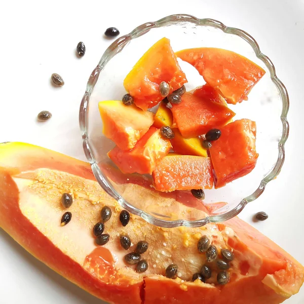 Orange Color Fresh Papaya Kept White Background Cut Pieces Bowl — Stock Photo, Image
