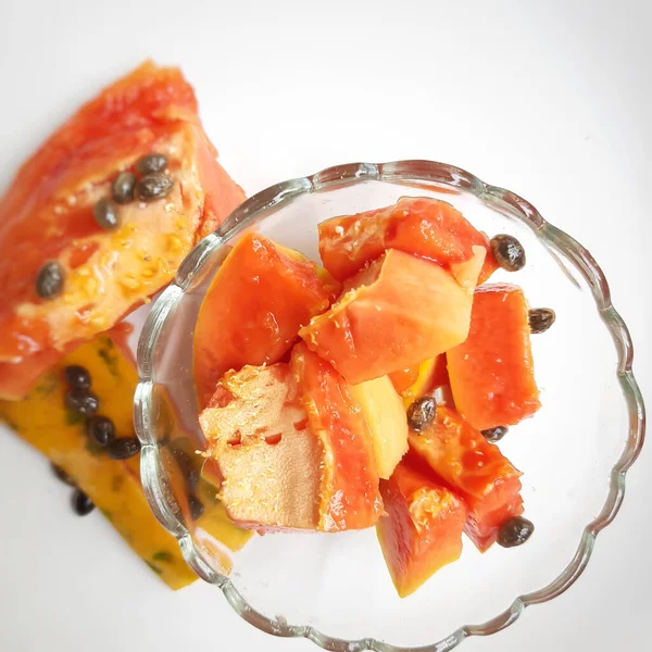 Orange Color Fresh Papaya Kept White Background Cut Pieces Bowl — Stock Photo, Image