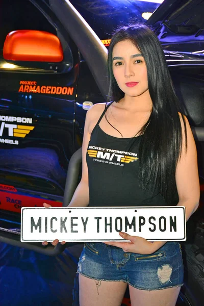Mickey Thompson Vrouwelijk Model Manila Auto Salon Auto Show — Stockfoto
