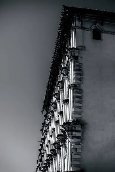 Минималистический Архитектурный Снимок Исторического Памятника Памятника — стоковое фото