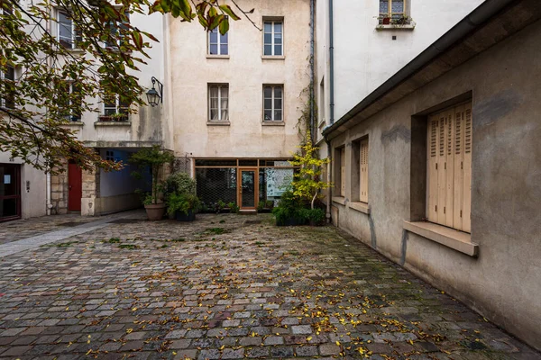 Kleine Binnenplaats Een Wijk Van Parisenne — Stockfoto