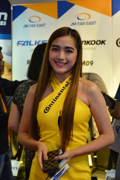 Continental Tires Female Model Philauto Show Pasay — Stock Photo, Image