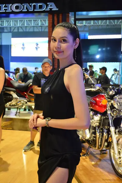 Weibliches Modell Auf Der Makina Moto Show Pasay Philippinen — Stockfoto
