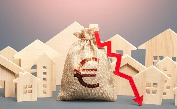 City Residential Buildings Euro Money Bag Red Arrow Falling Prices — Stock Photo, Image
