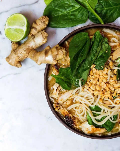 Ginger Nuts Noodle Soup — Stock Photo, Image