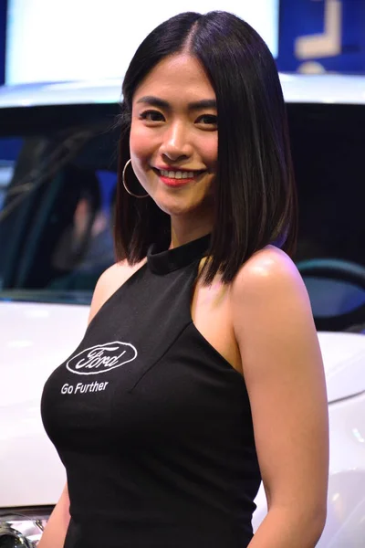 Ford Kvinnlig Modell Manila International Auto Show Pasay — Stockfoto