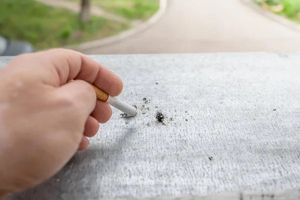 Man Hand Extinguishes Cigarette Butt Window Sill — Foto de Stock