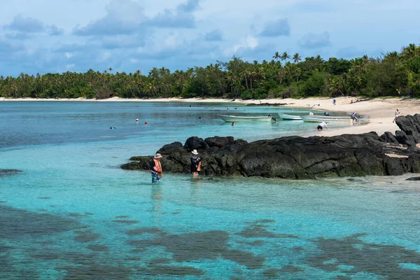 Turister Fiji Beach — Stockfoto