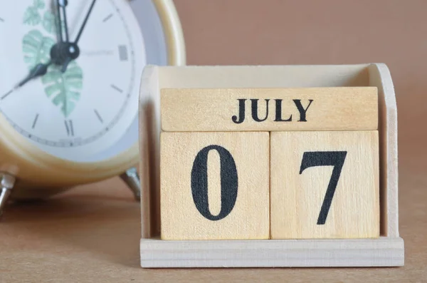 Houten Kalender Met Maand Juli Planningsconcept — Stockfoto