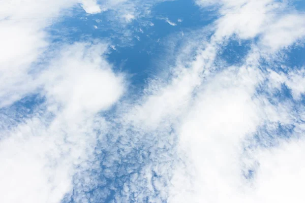 Gökyüzünde Güzel Bulutlar Bulutlu Arkaplan — Stok fotoğraf