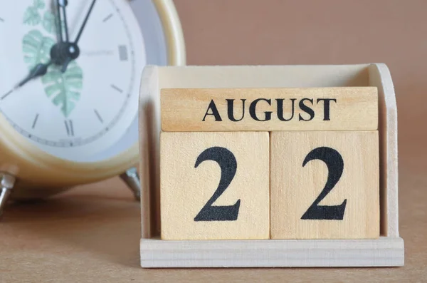 Dřevěný Kalendář Měsícem Srpnem Koncepce Plánování — Stock fotografie