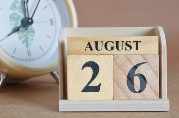 Calendario Madera Con Mes Agosto Concepto Planificación —  Fotos de Stock