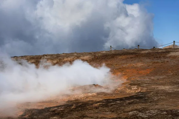 Jeotermal Olarak Aktif Olan Vadinin Görünümü — Stok fotoğraf