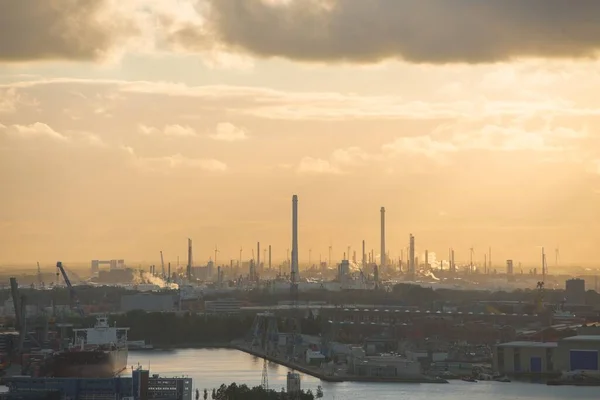 Industriële Zone Bij Zonsondergang — Stockfoto