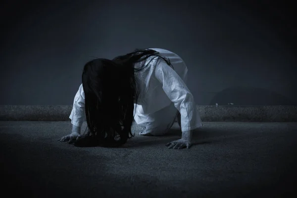 Horror Woman Ghost Creepy Crawling — Stock Photo, Image