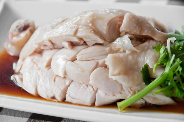 Закройте Глаза Вкусную Еду Hainanese Chicken Соевом Соусе — стоковое фото