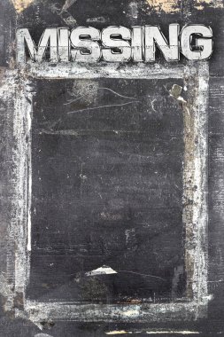 Tahtada kayıp tabela, renkli resim 