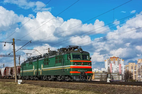 Локомотив Грузового Поезда — стоковое фото