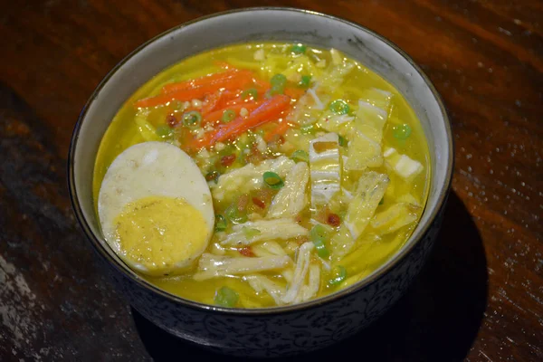 Lomi Noodles Hot Soup Egg Food Display — Stock Photo, Image
