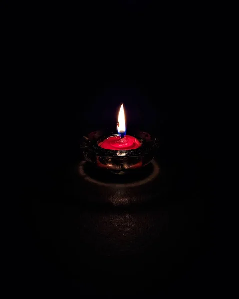 Μεμονωμένη Κοντινή Εικόνα Του Μικρού Κόκκινου Χρώματος Κερί Λαμπτήρα Diya — Φωτογραφία Αρχείου