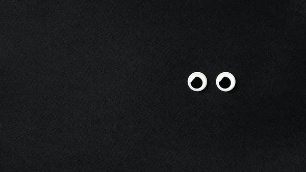 Googly Eyes Black Background Espaço Cópia — Fotografia de Stock