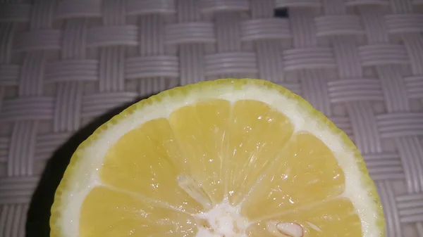 Fresh Lemon Slices Yellow Peelings Placed Grey Floor — Stock Photo, Image