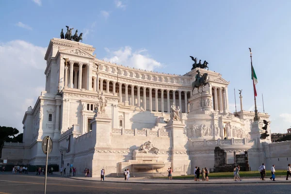 意大利罗马 2010年6月27日 维克托 伊曼纽尔二世纪念碑 — 图库照片
