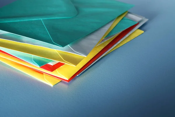 Pilha Envelopes Coloridos — Fotografia de Stock