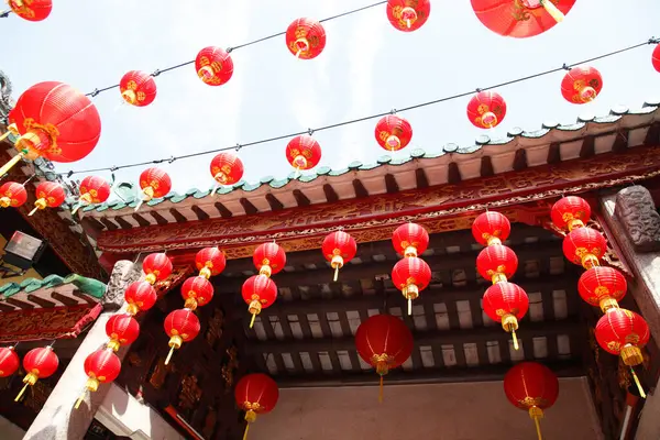 Kırmızı Fenerler Tapınak Kapanıyor — Stok fotoğraf