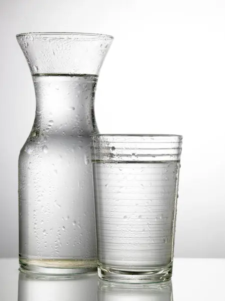 Питьевая Вода Бутылке Стекле — стоковое фото
