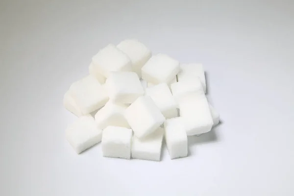 Widok Bliska Kostki Cukru Szarym Tle — Zdjęcie stockowe